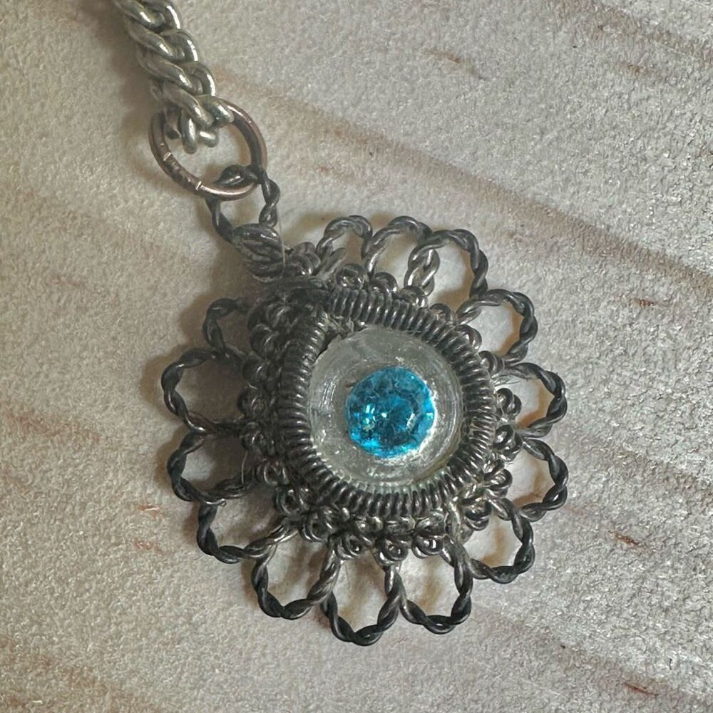 Filigree flower vintage pendant necklace